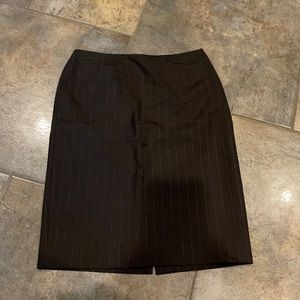black and red lined pencil skirt